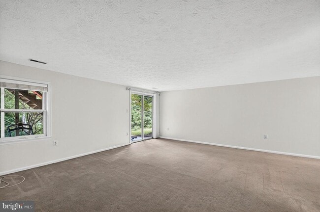 Building Photo - 14560 Creek Branch Ct