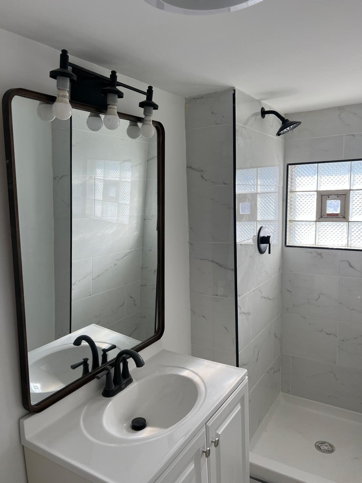 Building Photo - 9325 S Loomis St