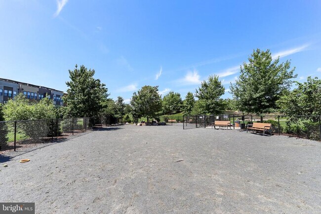 Building Photo - 22262 Philanthropic Dr