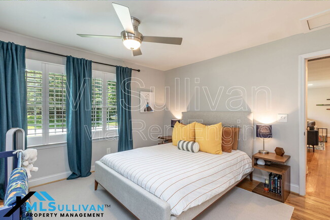 Building Photo - 4500 Lakemont Dr