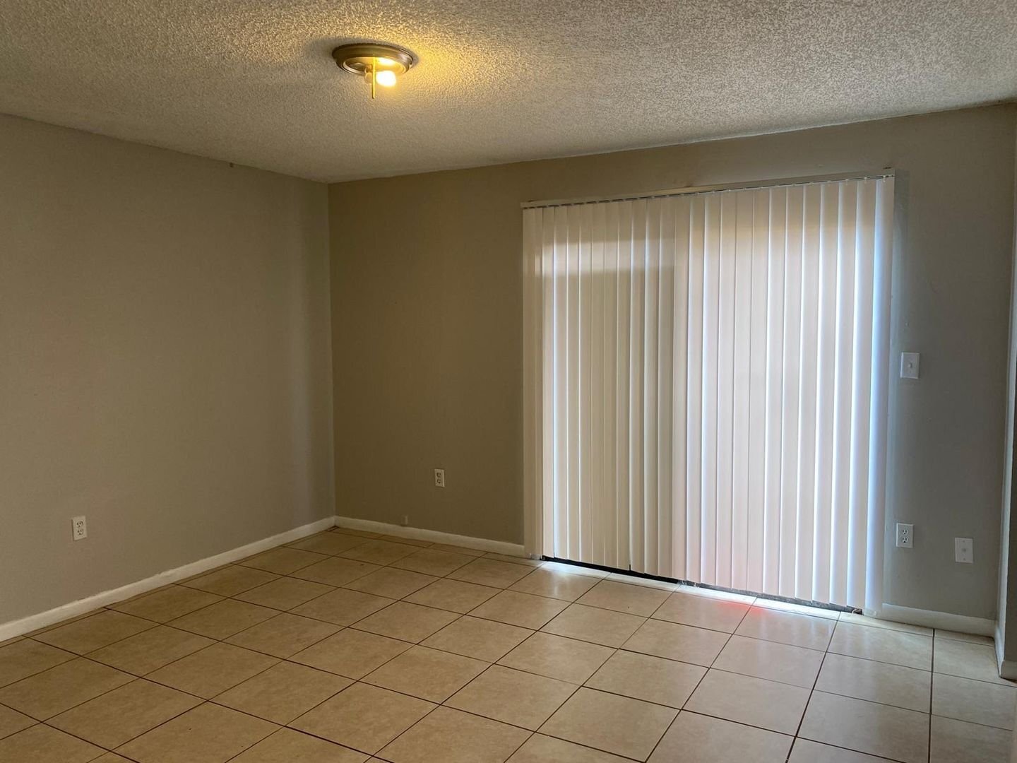 Building Photo - 3873 Janeen Cir