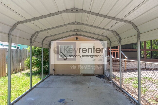 Building Photo - 983 47th Ave N