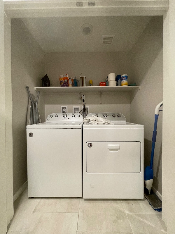 Building Photo - 11299 Glowing Ave