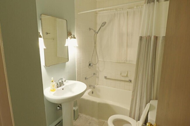 Building Photo - 4102 Elm Ave