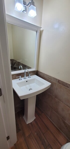 Building Photo - 9691 Durham Dr