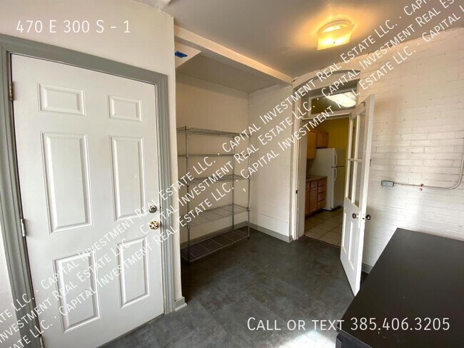 Building Photo - 470 E 300 S