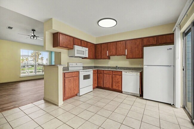 Building Photo - 3506 Cove View Blvd