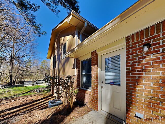 Building Photo - 4107 Sweet Water Ln