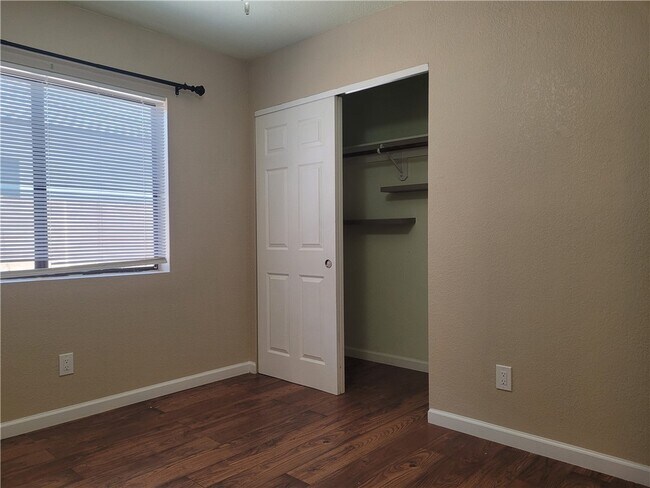 Building Photo - 3835 Smoketree Cir