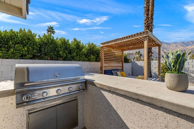 Building Photo - Casa del Sol- Modern Paradise w/ Pool and ...