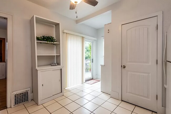 Rear Entry Way - 1012 N Glenwood Ave