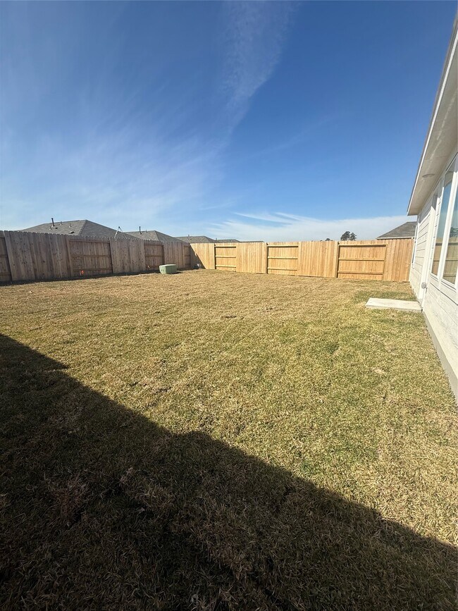 Building Photo - 1634 Gardenia Grv Ln