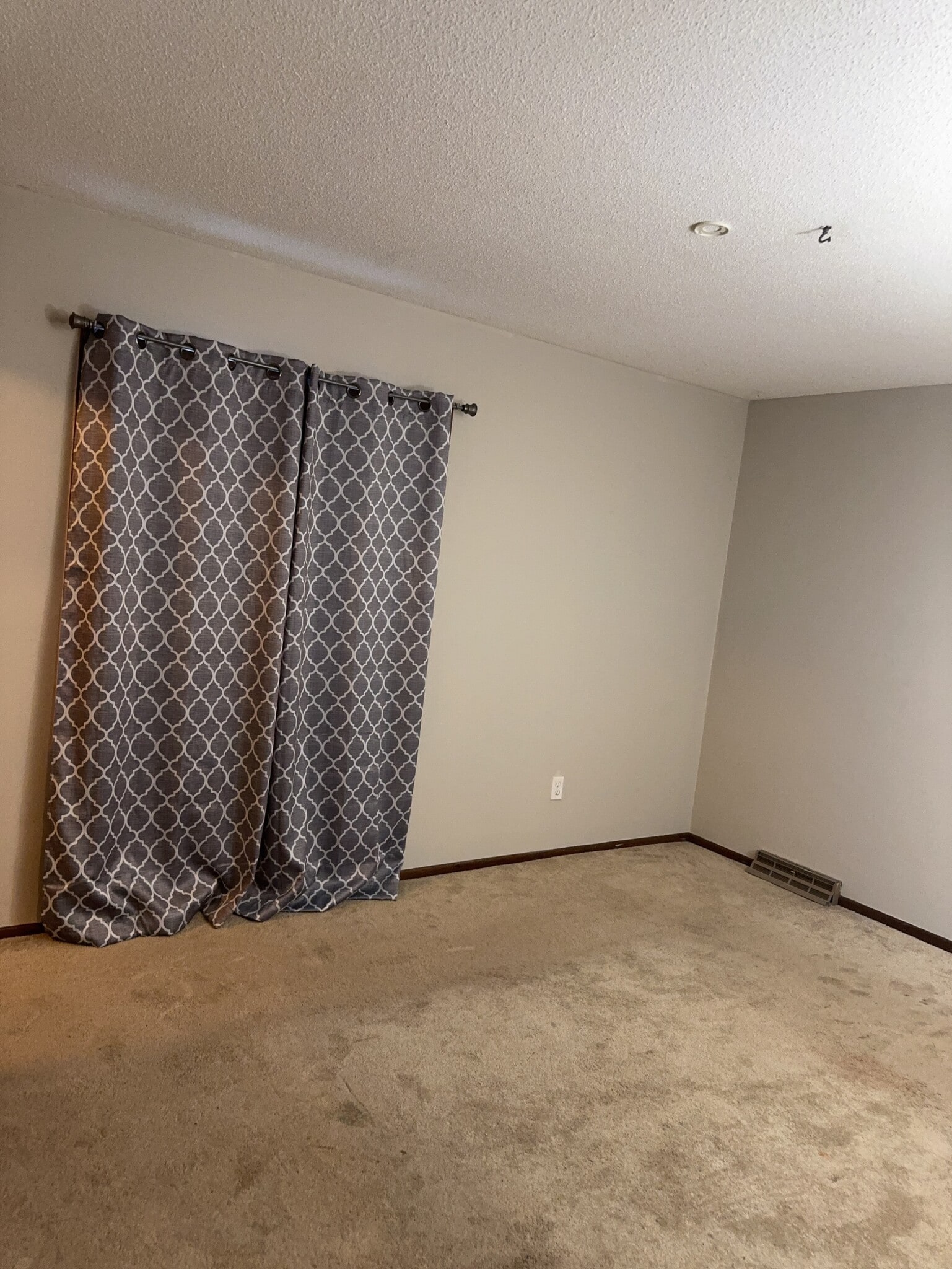 Building Photo - 11898 Tulip St NW