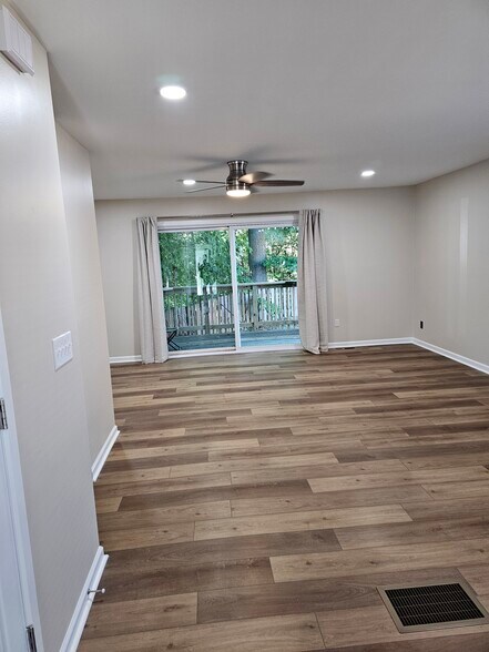 Extra large sliding door leads to 10'x16' deck.to - 2788 Blossom Ave