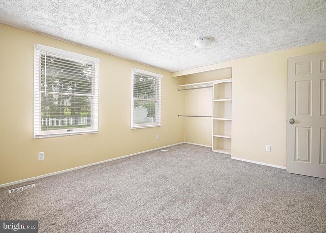 Building Photo - 703 E Broadway