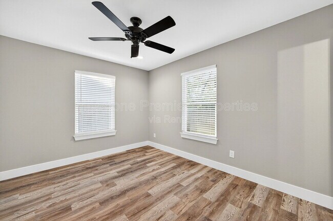 Building Photo - 1022 Rice St