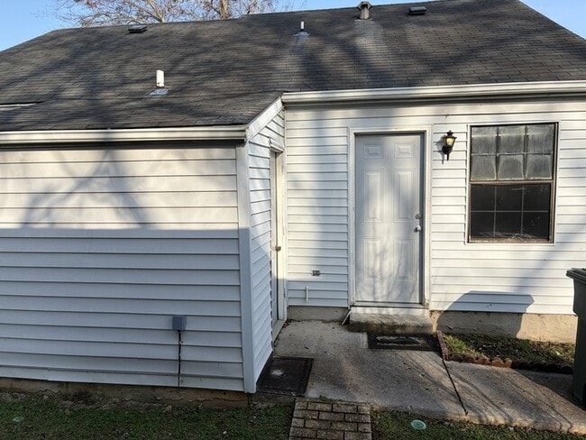 Building Photo - 13928 Hurstland Dr SW