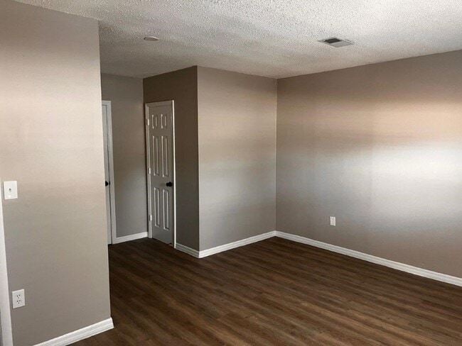 Building Photo - 5114 Danny Boy Cir