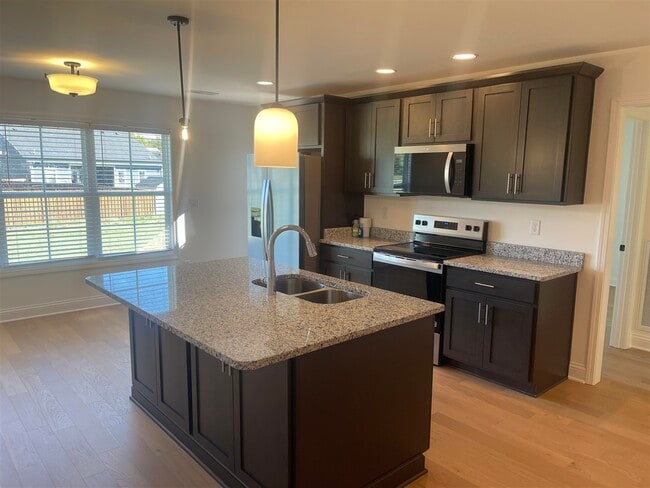 Building Photo - 717 Sheldrake Ln