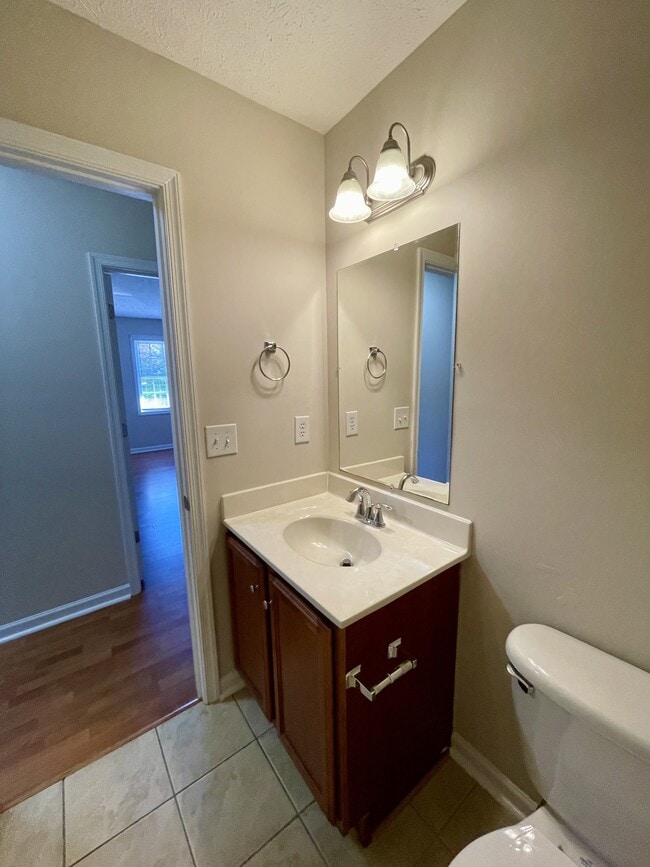 Building Photo - 607 Capstone Dr