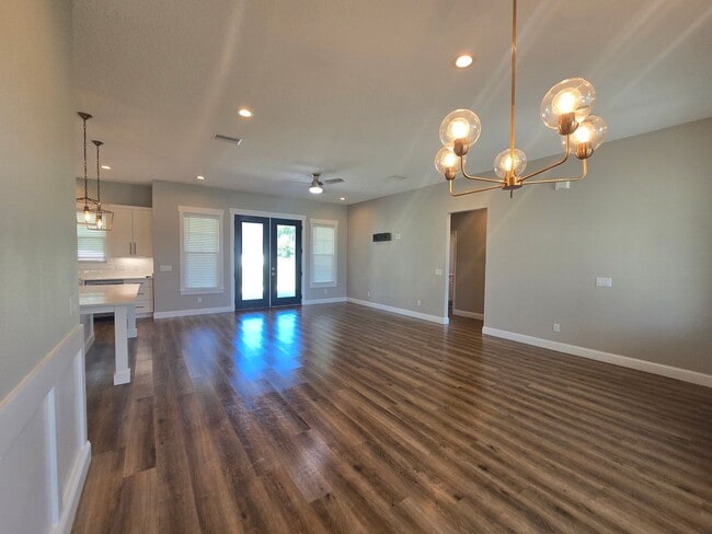 Building Photo - Beautiful 3-Bedroom, 3-Bath Home with Bonu...