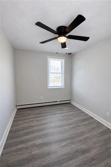 Building Photo - 71 E George St