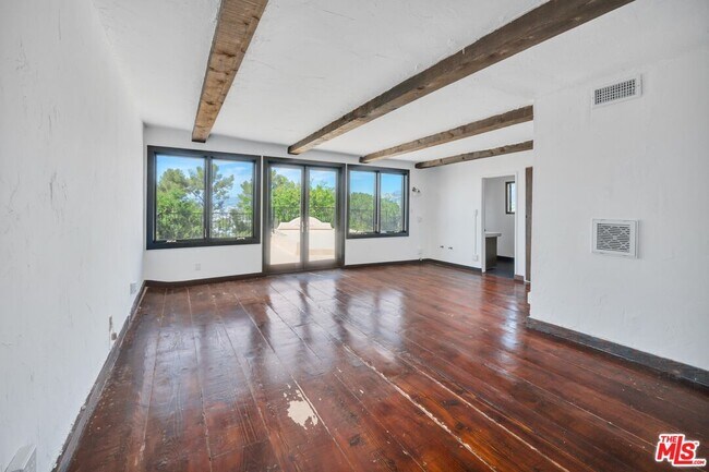 Building Photo - 1570 Sanborn Ave