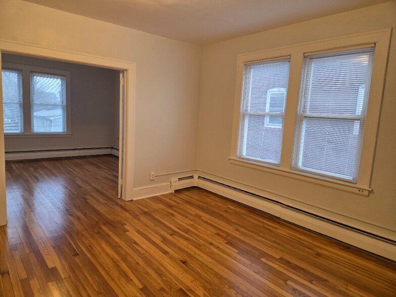 Building Photo - 168-170 Oak St