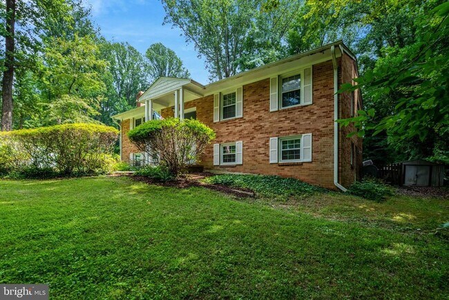 Building Photo - 5315 Summit Dr