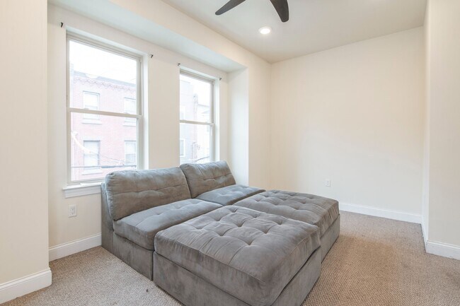 Building Photo - 1825 N Bouvier St