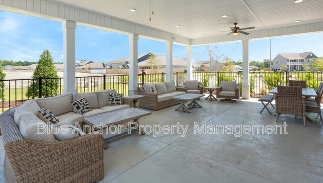 Building Photo - 1015 Course Ln