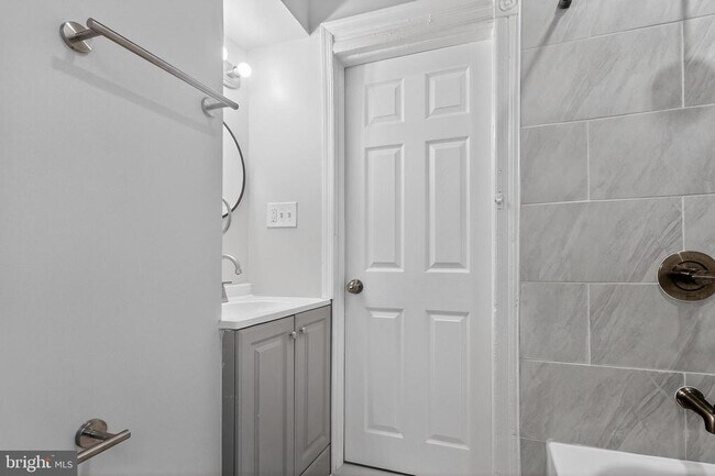 Building Photo - 5437 Webster St