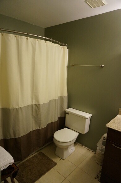 Building Photo - 200 Wheatsheaf Ln