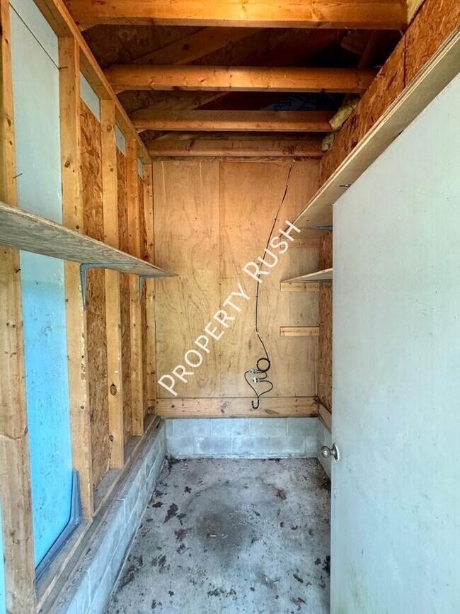 Building Photo - 6018 Champion Rd