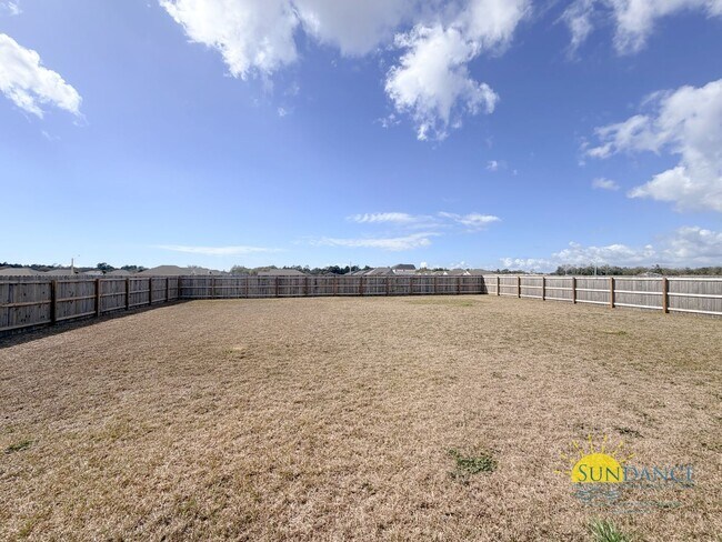 Building Photo - Spacious 5-Bedroom Home in Plantation Woods, East Milton!