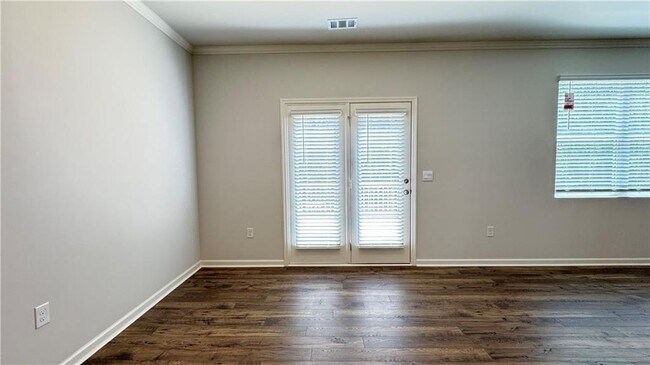 Building Photo - 61 Biltmore Pl