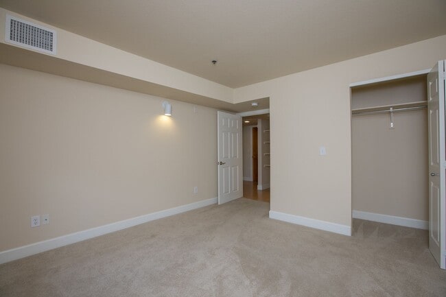 Building Photo - Beautiful Loft Condo in Old Town Fort Collins