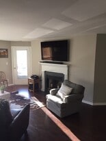 living room - 605 Admiral Dr