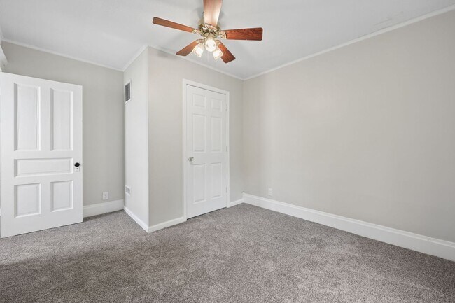 Building Photo - 3 Bed, 1 Bath Home with Fenced Backyard | Fresh Updates Throughout | Newark, OH