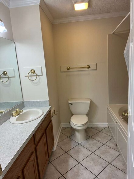 Building Photo - 4025 Sandtrap Ave