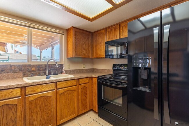 Building Photo - 10605 S Del Vista Dr