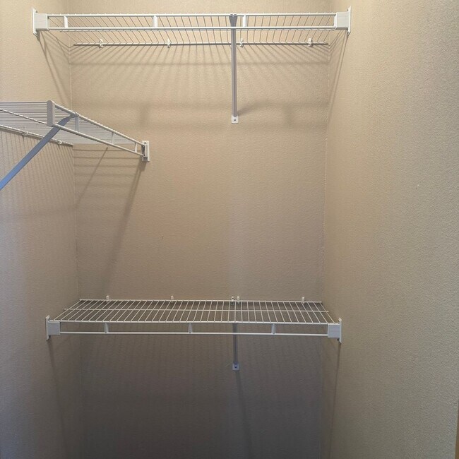 Building Photo - 3 Bedroom 2 bath remodeled Home