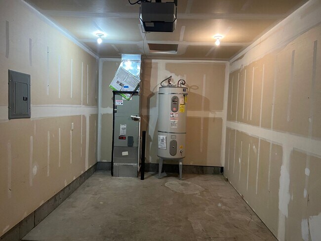 Building Photo - Newly updated 3-bedroom, 2-bathroom duplex with a garage!  $500 OFF YOUR FIRST MONTH'S RENT!