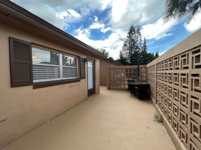 Building Photo - 478 C St