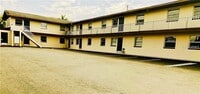 Building Photo - 2700 Palmadelia Ave