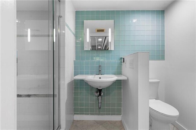 Building Photo - 5 Krog St NE