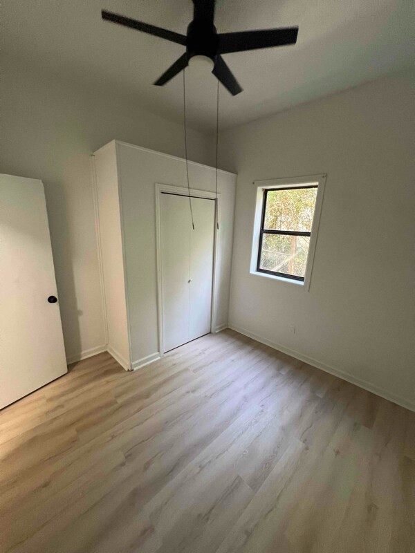 Building Photo - 531 Ditmar St