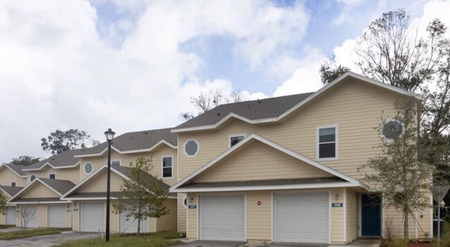 Building Photo - Le Montage Luxury Rental Apartments