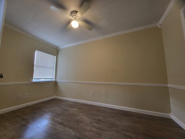 Building Photo - 1708 Kenyon St