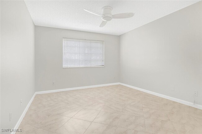 Building Photo - 1240 Wildwood Lakes Blvd